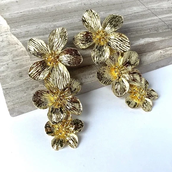 NEW Anthropologie Shashi "Botanique" Flower Design Gold Drop Earrings - Picture 5 of 15